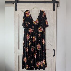 Floral V-Neck Maxi Dress